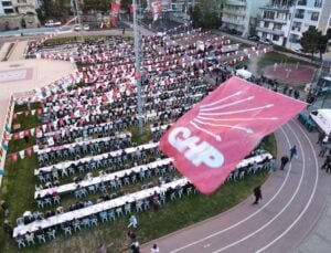 CHP’DEN GENİŞ KATILIMLI İFTAR YEMEĞİ