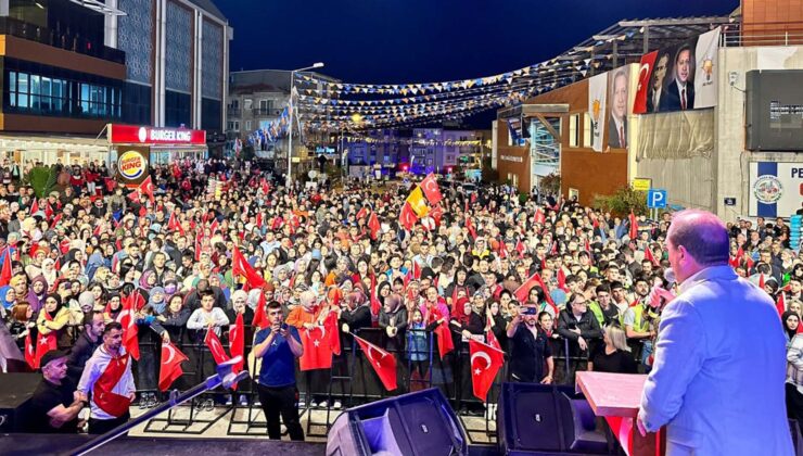 KEMALPAŞA’DA AHMET ŞAFAK KONSERİ