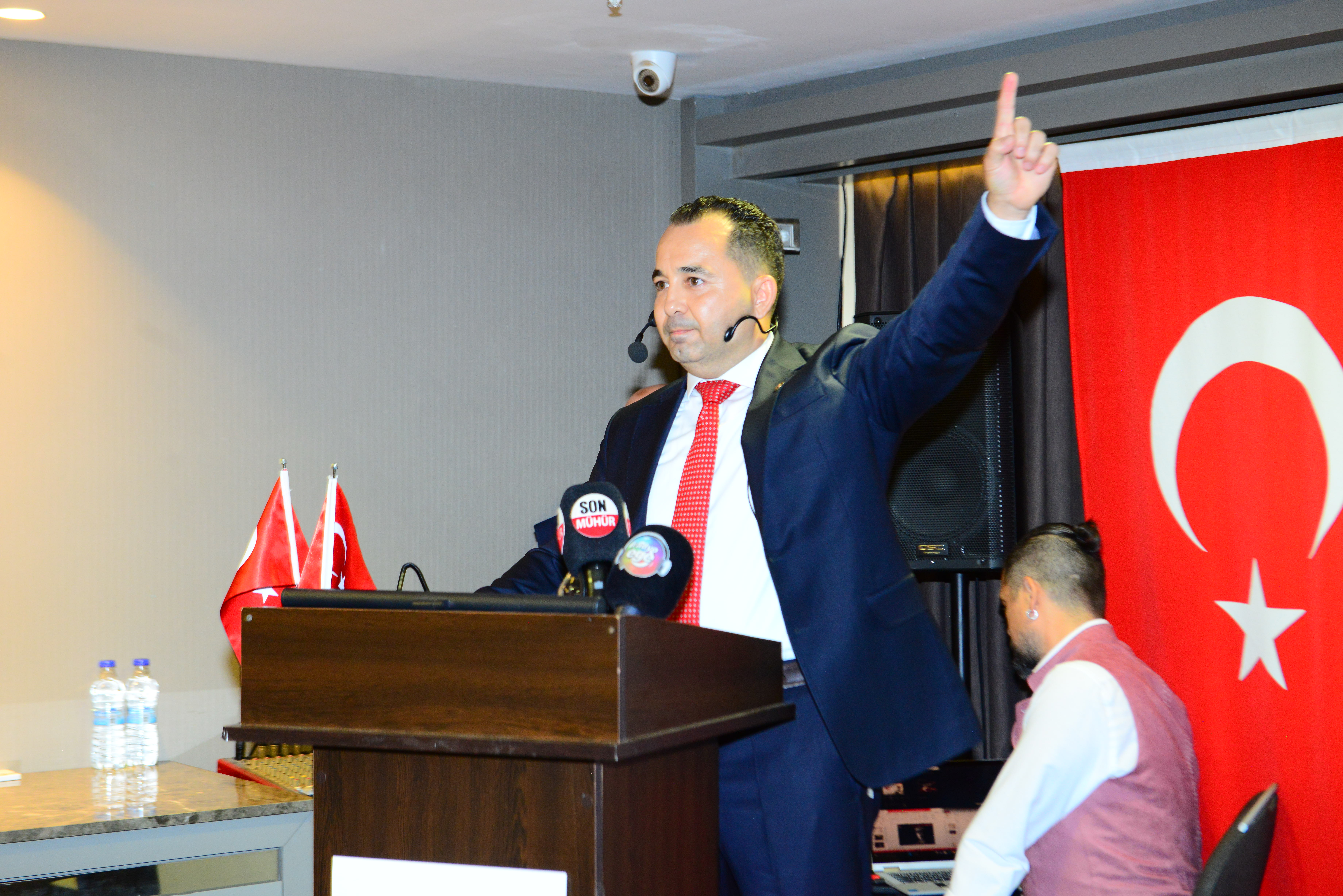 DR. AHMET ÖZKEN ADAY ADAYLIĞINI AÇIKLADI