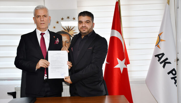 ARMUTLU’DAN ONUR TIRPAN AK PARTİ’YE MECLİS ÜYELİĞİ DOSYASINI VERDİ