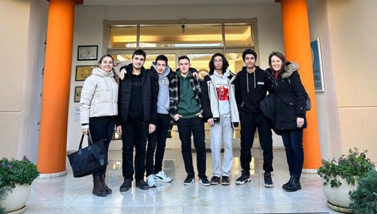 KOSBİ Zülfü Mevlüt Çelik MTALÖğrencilerine Altın Madalya