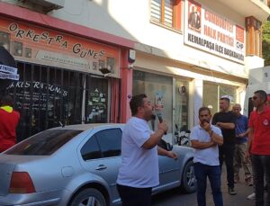 CHP İLÇE BİNASINA SİYAH ÇELENK