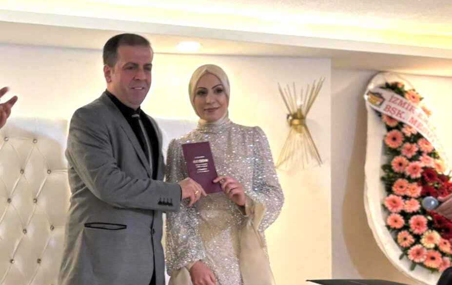 AHMET TAHRAN VE SERAP YALÇIN DÜNYA EVİNE GİRDİ