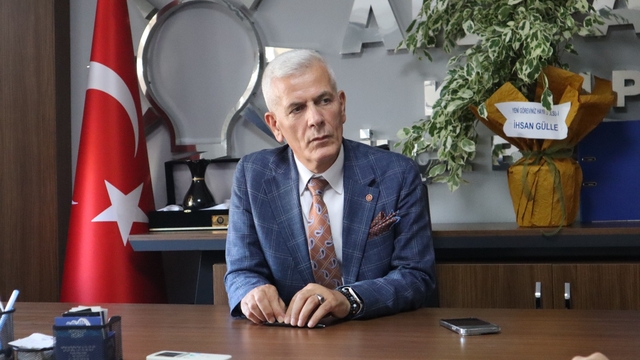 AK Parti Kemalpaşa İlçe Başkanı Dr. Metin Yaşar: “Ay-Yıldızlı Bayrağımız Şehitlerimizin Emanetidir”